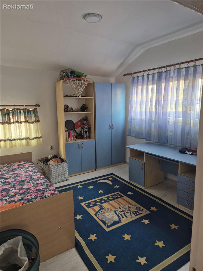 Izdavam Trosoben Stan 92 m2 Aerodrom Biser