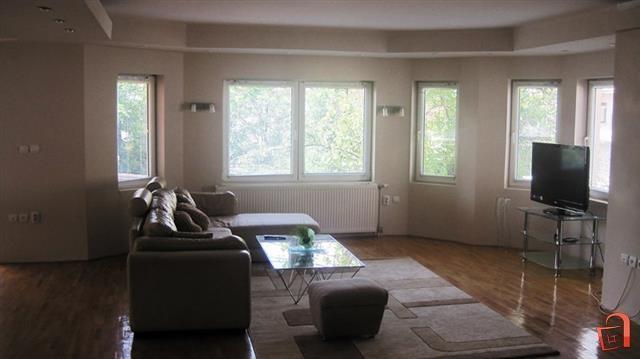 Se izdava cetirisoben120m2 Taftalidze 1 GIM NOVA