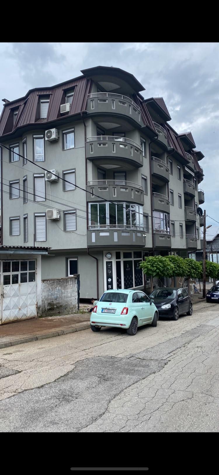 Se izdava stan pod kirija