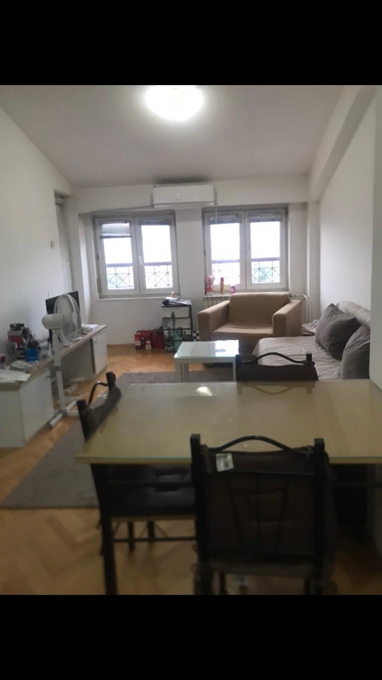 Se izdava stan Novo Lisice 200 eu