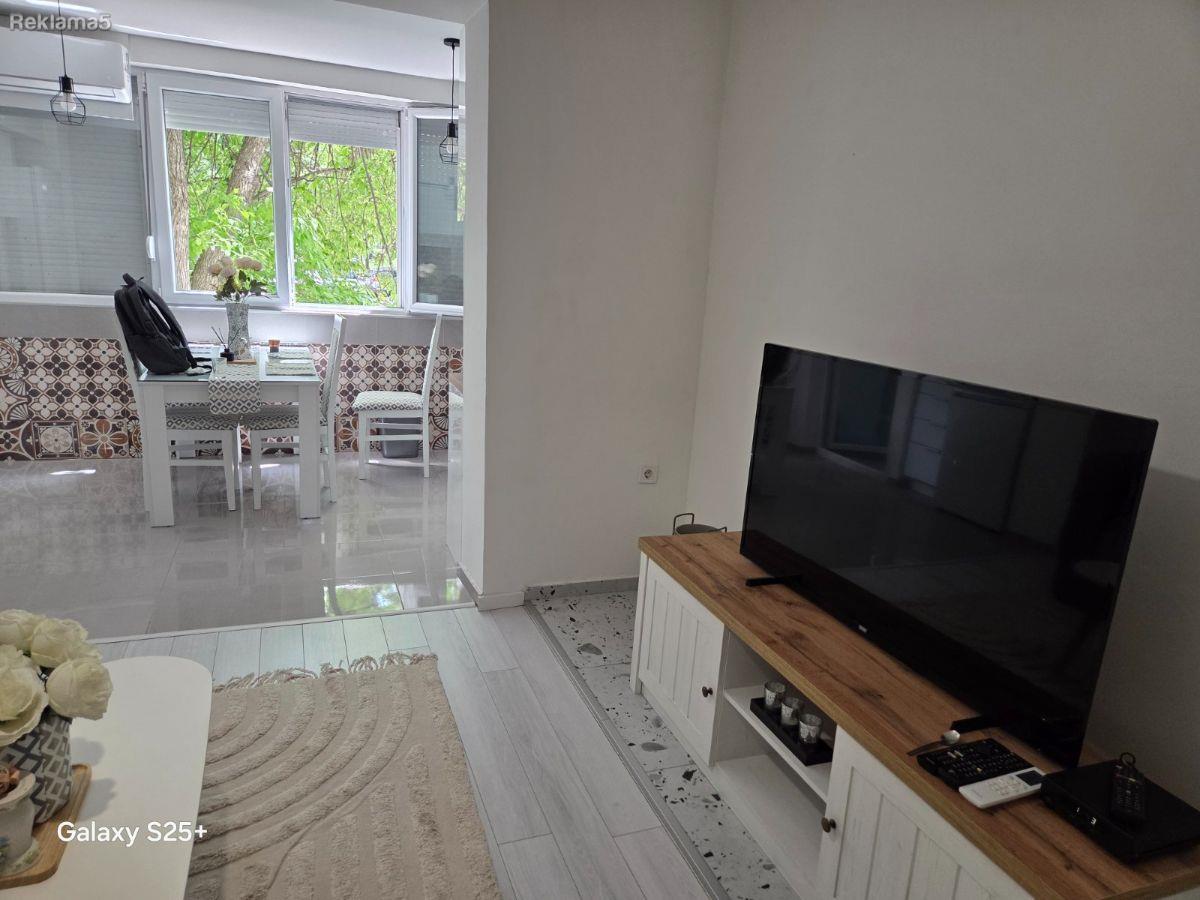 Izdavam Renoviran Cetvorosoben Stan Kisela Voda Opstina