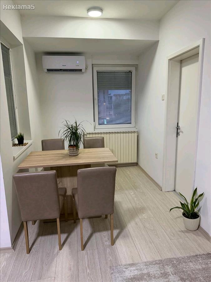 Beautifully furnished three-room apartment at 7ca in Aerodrom!