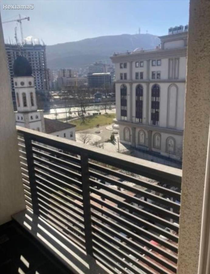 SE IZDAVA PRAZEN 45 M2 POMEGJU MNT I SUDOVITE !!!
