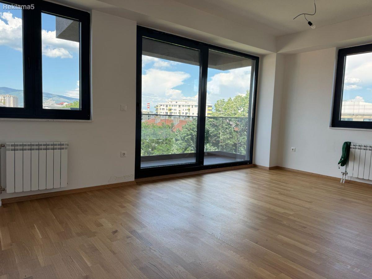 SE IZDAVA NOV STAN OD 68m2 VO CENTAR, kaj Vero Dzambo