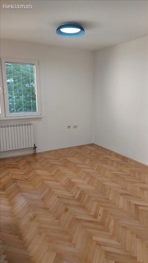 Se izdava prazen stan vo Novo Lisice