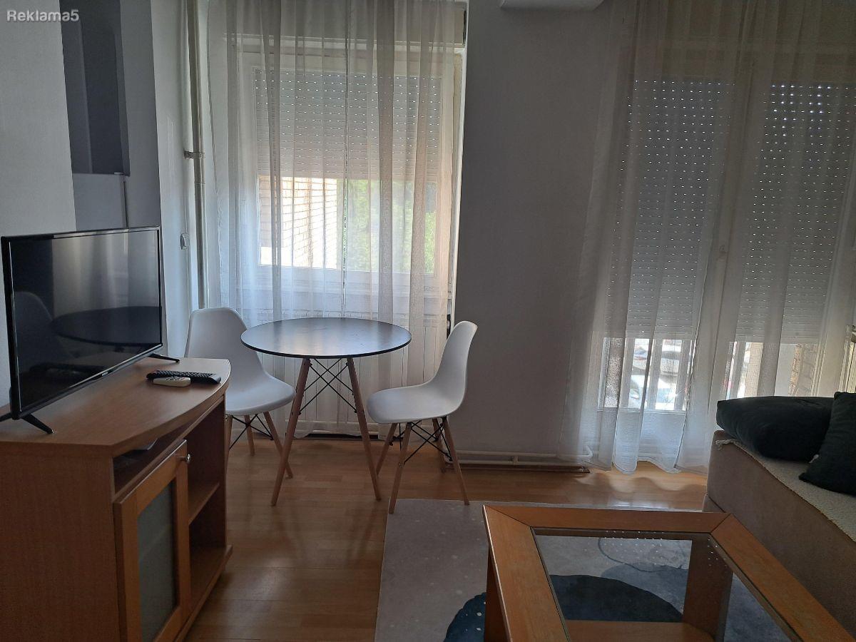 DO ZELEZNICKA SKOPJANKA SE IZDAVA GARSONJERA