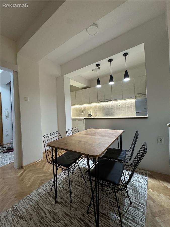 SE IZDAVA RENOVIRAN STAN 44m2 NA 5 MIN OD CENTAR