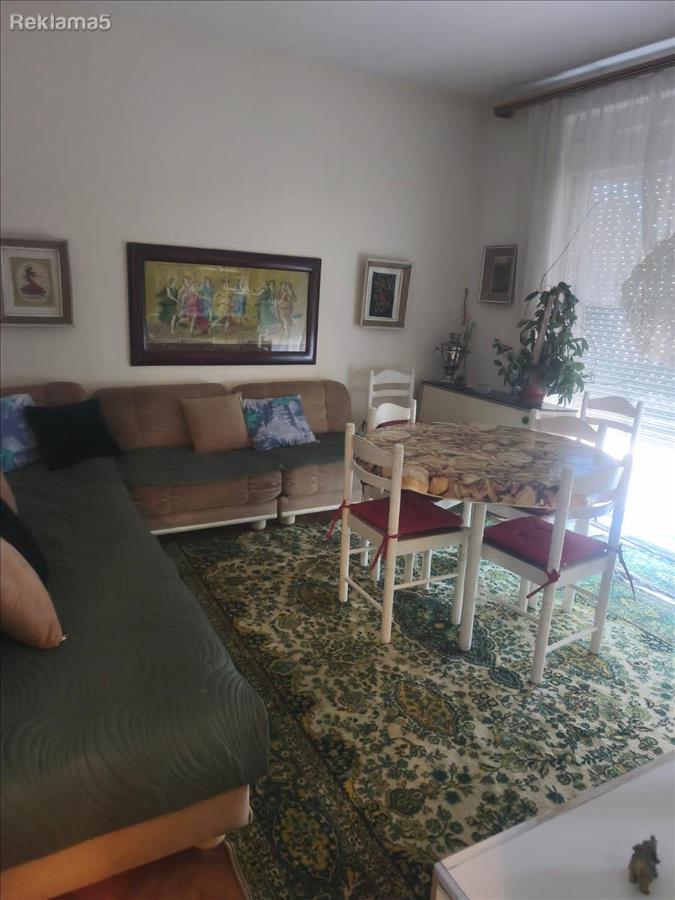 NEAR THE CITY MARKET, A FURNISHED APARTMENT FOR RENT