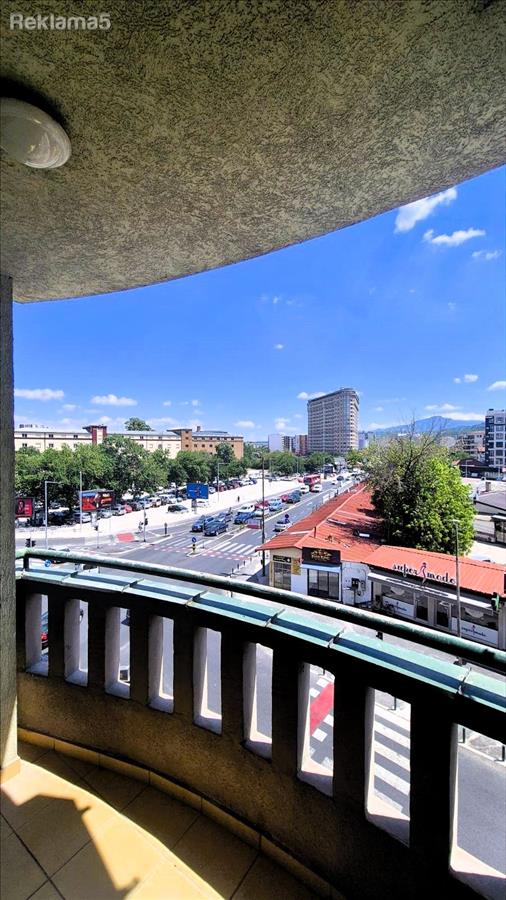 Se izdava lux stan vo centar