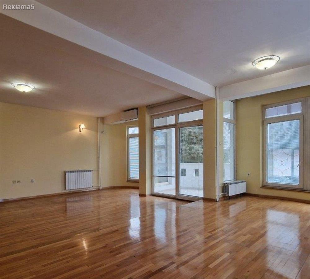 SE IZNAJMUVA SAMOSTOJNA KUKJA VO KOZLE