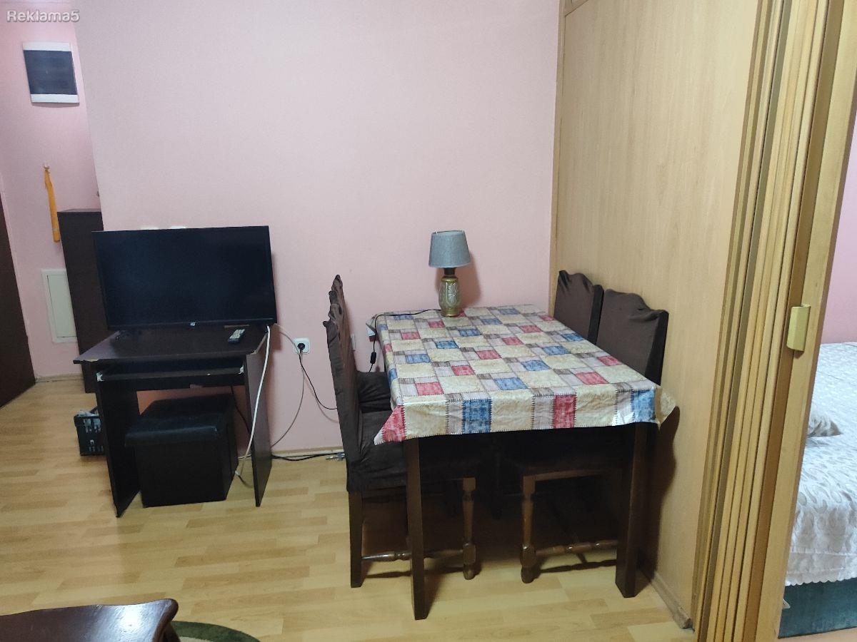 Se izdava