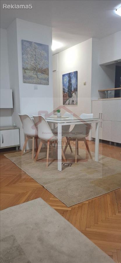 UDOBEN TROSOBEN STAN SO LOKACIJA VO CENTAR