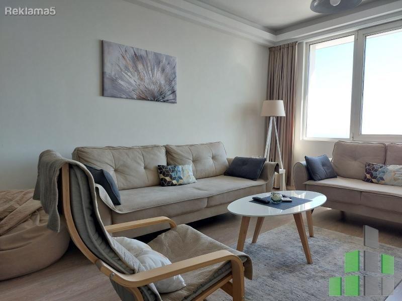 Se izdava 3-sob namesten stan vo Cevahir Sky City
