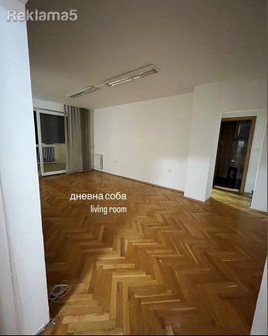 Se izdava 4-soben stan vo Centar, MVR