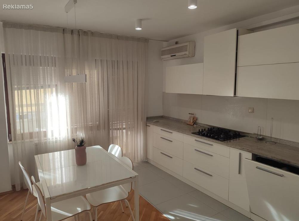 Apartment for rent in Centar 85m2