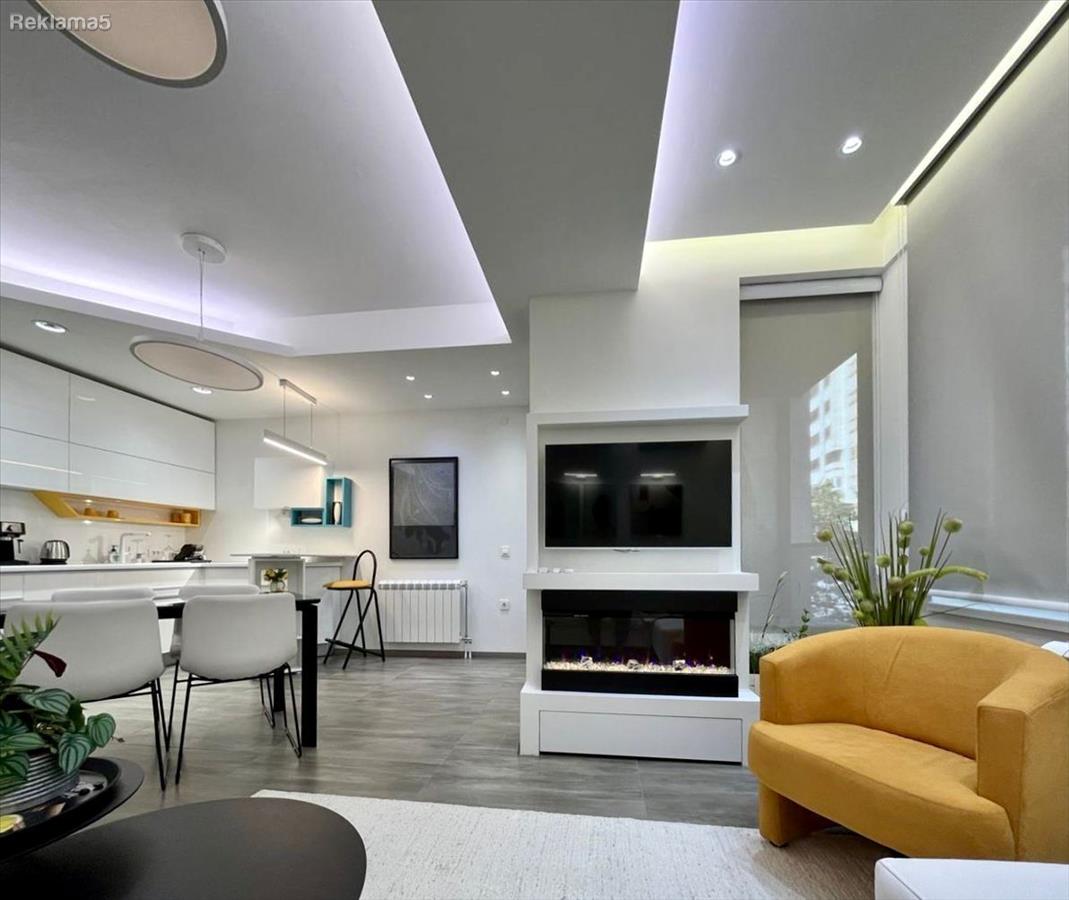 Three-room apartment for rent in Centar