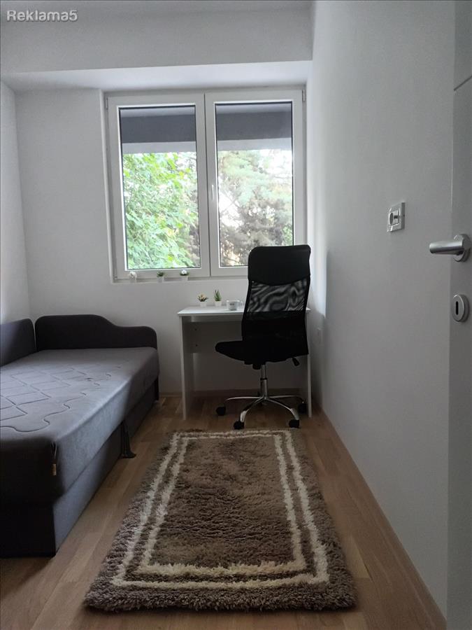 Izdavam nov namesten stan 48m2 2025g. so dvorce i parking