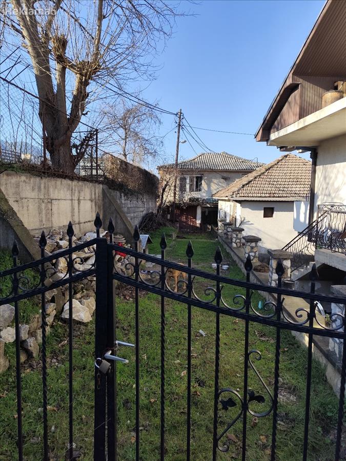 ****Prodavam kukja za renoviranje vo Kisela Voda 172m2****