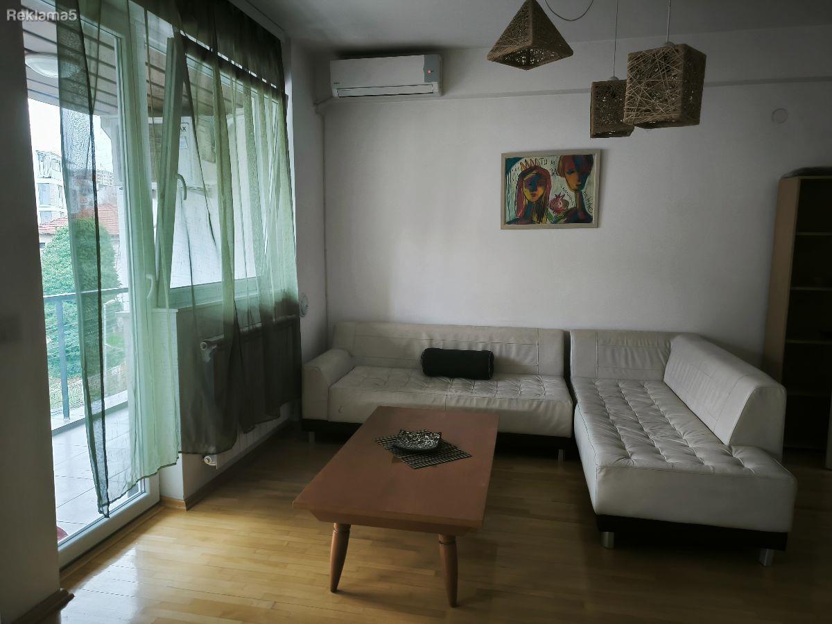 Namesten stan 90m2 Crnice