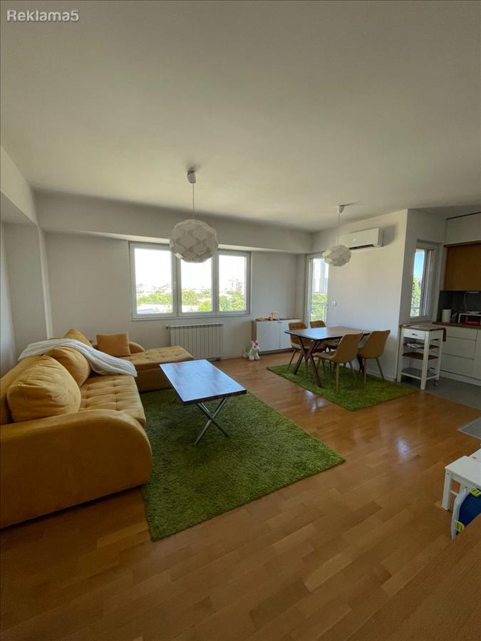Se Izdava stan 90m2 Aerodrom so 3 spalni kaj Jane Sandanski