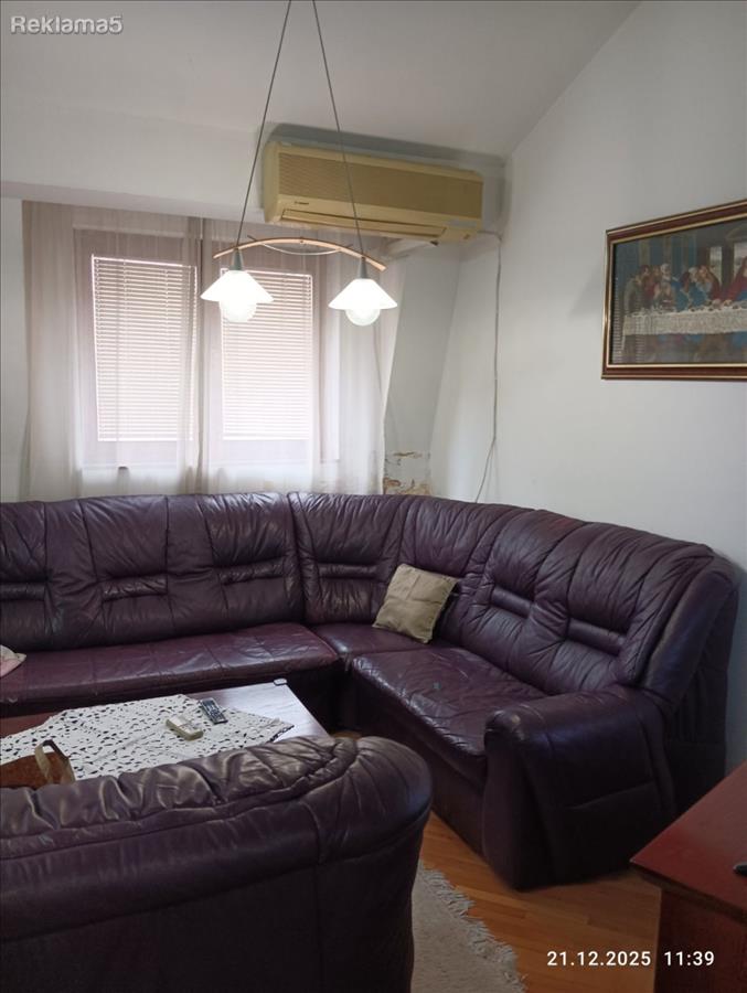 SE IZDAVA TROSOBEN MICURIN BLIZU BLAZE KONESKI