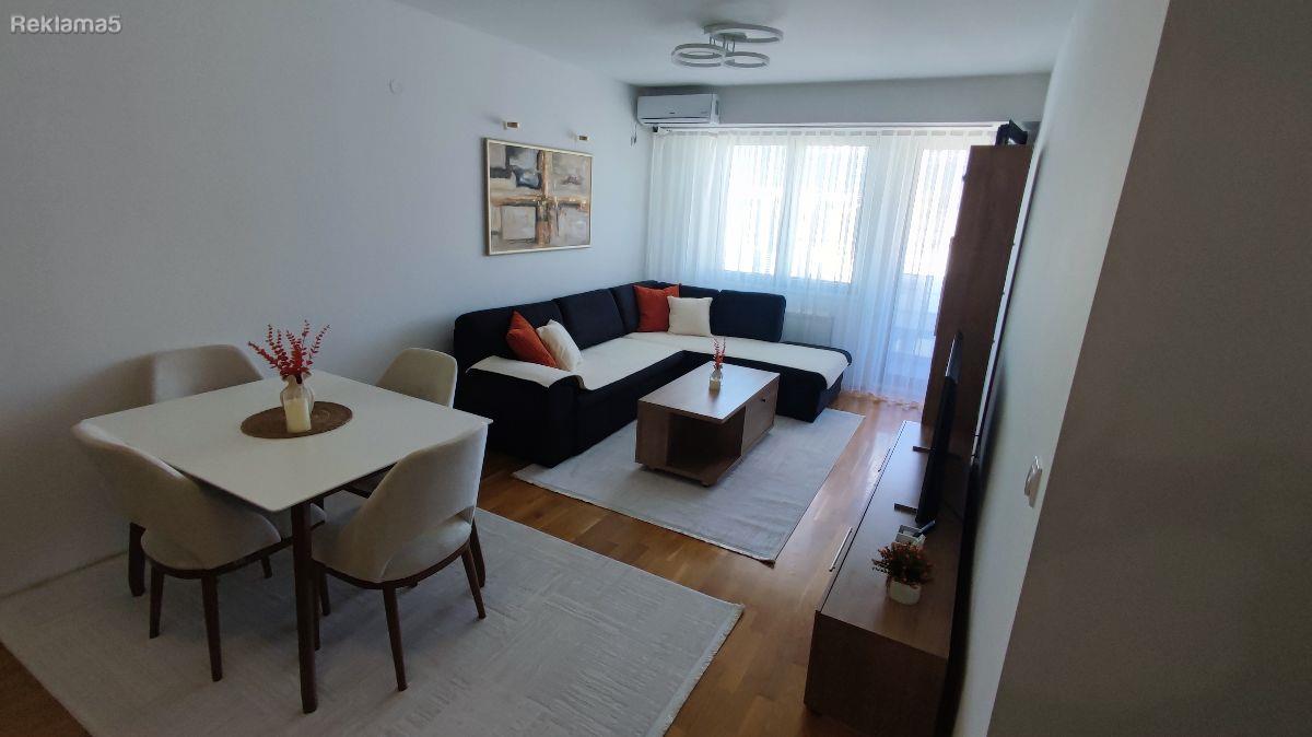 MODERN APARTMENT FOR RENT IN THE CENTER NEAR SOBORNA