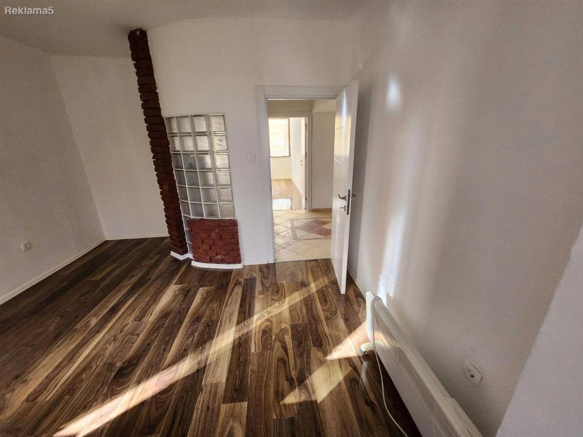 We are renting a 68m2 apartment in an office center