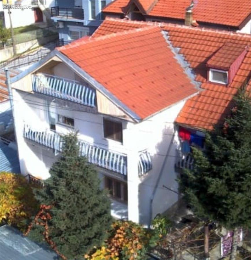 KUKJA ODLICNA ZA ZIVEENJE KAKO DVA STANA !