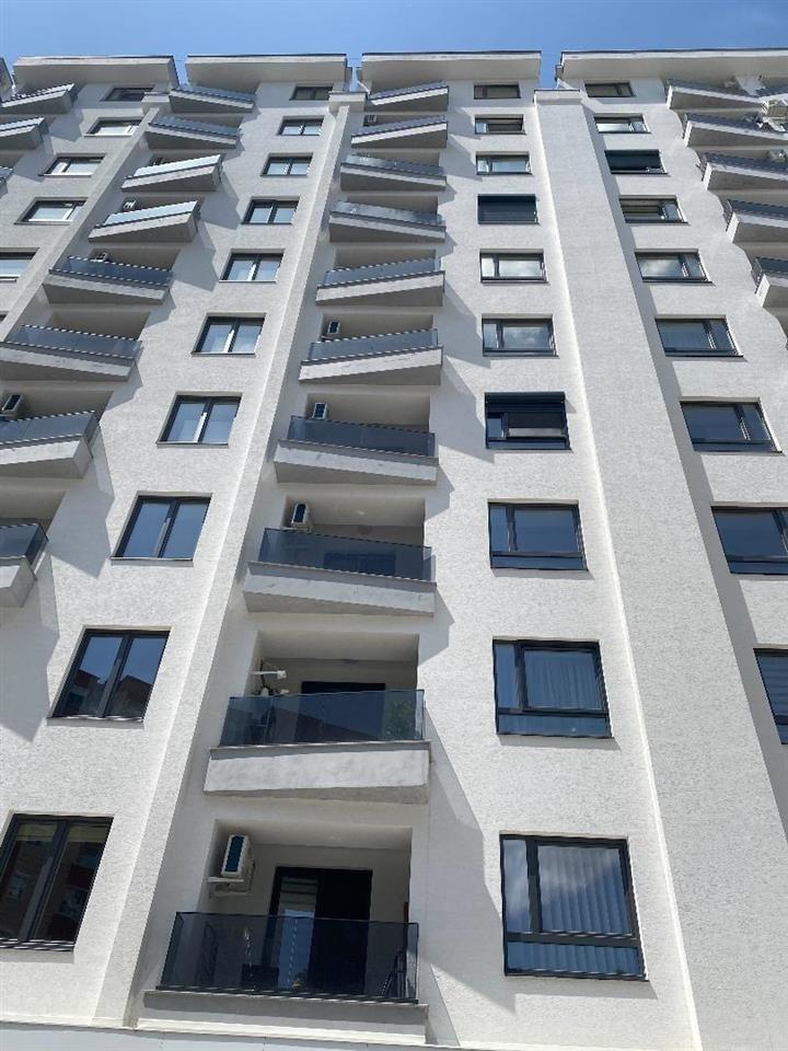 A beautiful apartment is FOR RENT in the Golden Art 09 building