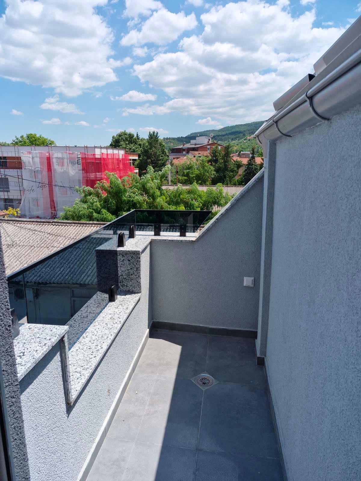 KOZLE STAN 37 m2 NOVOGRADBA !!!