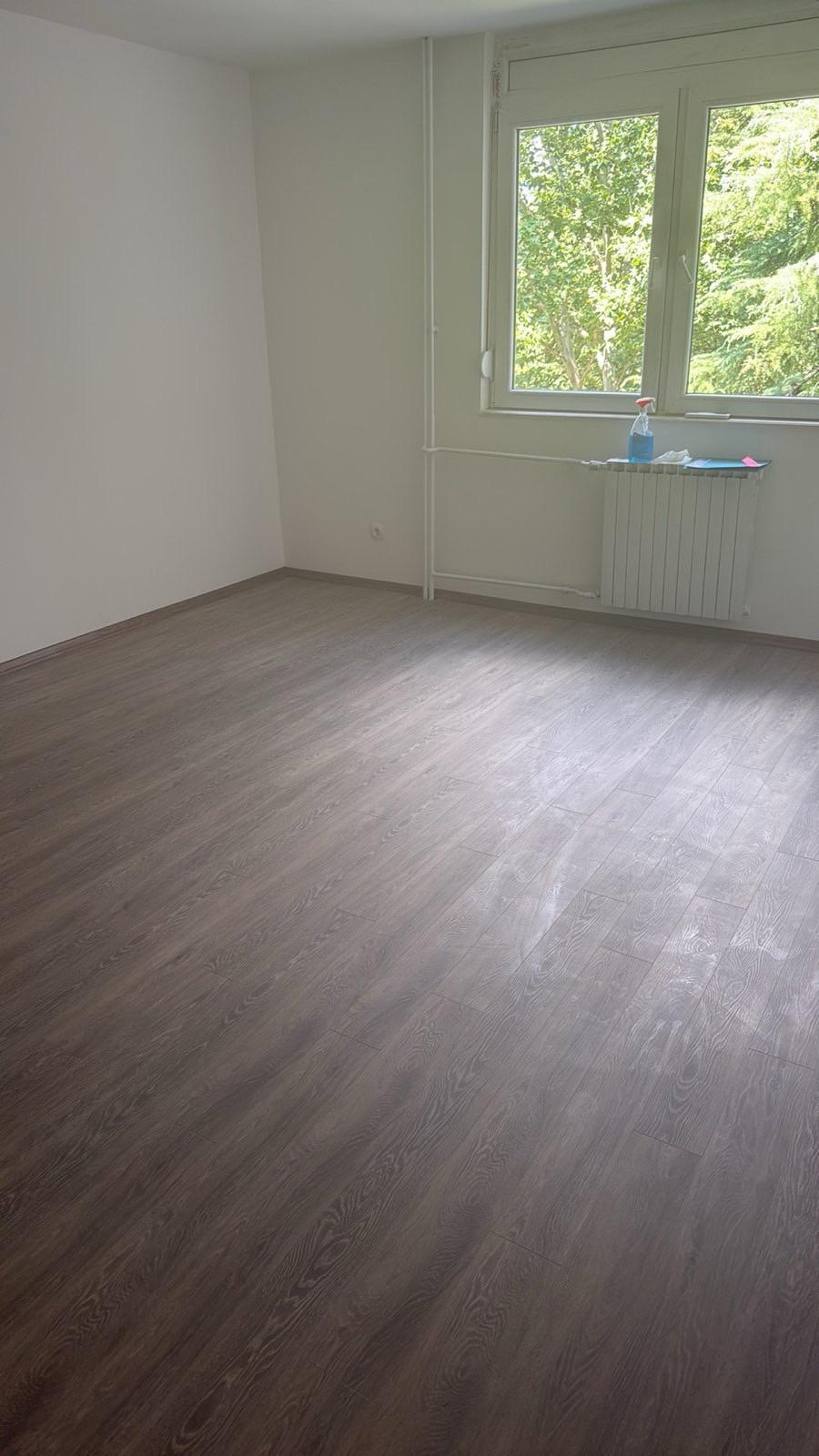 SE PRODAVA RENOVIRAN STAN VO AERODROM, POZADI KAPITOL