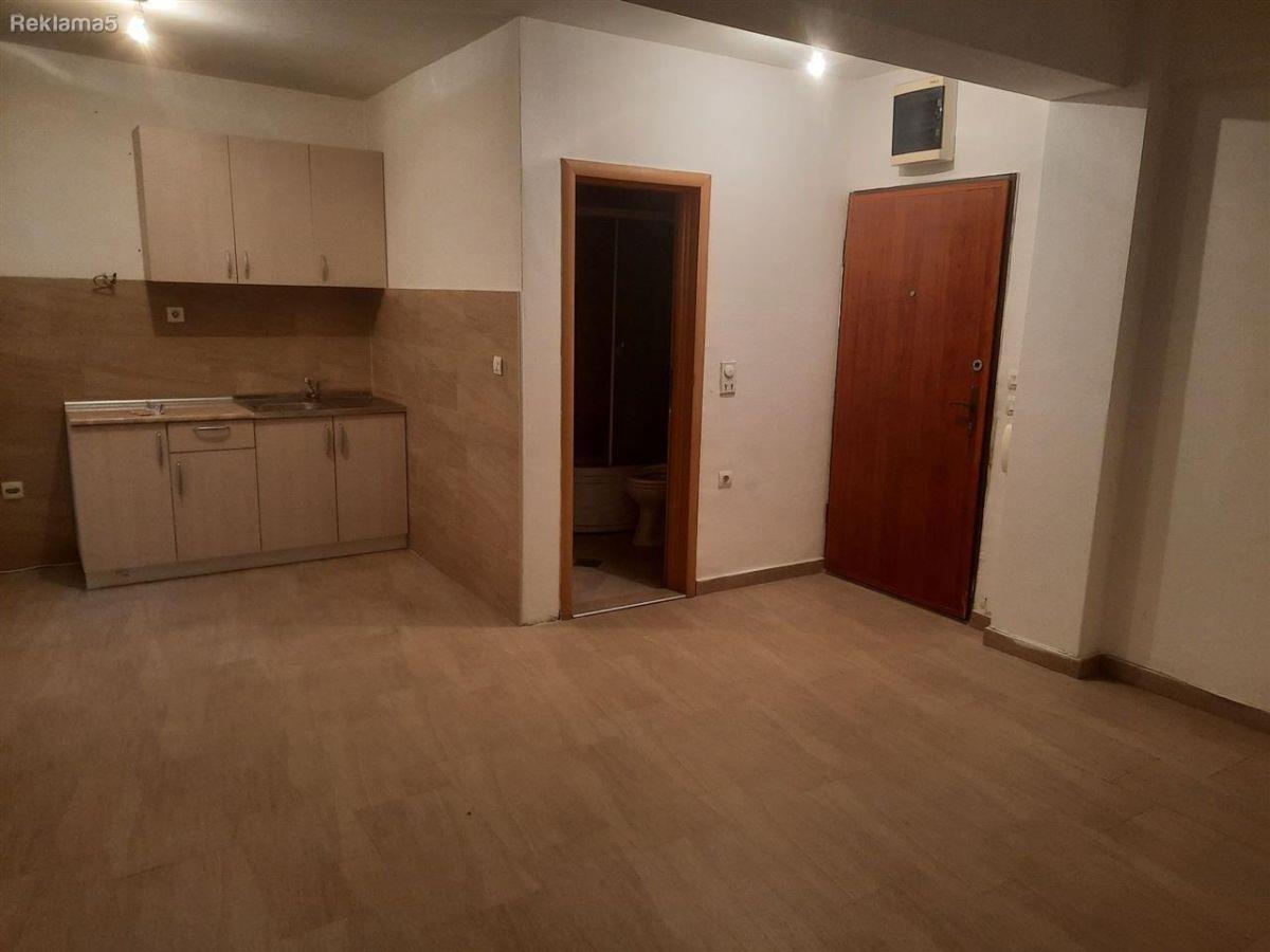 SE IZDAVA DVOSOBEN PRAZEN STAN POSLE KATOLICKA