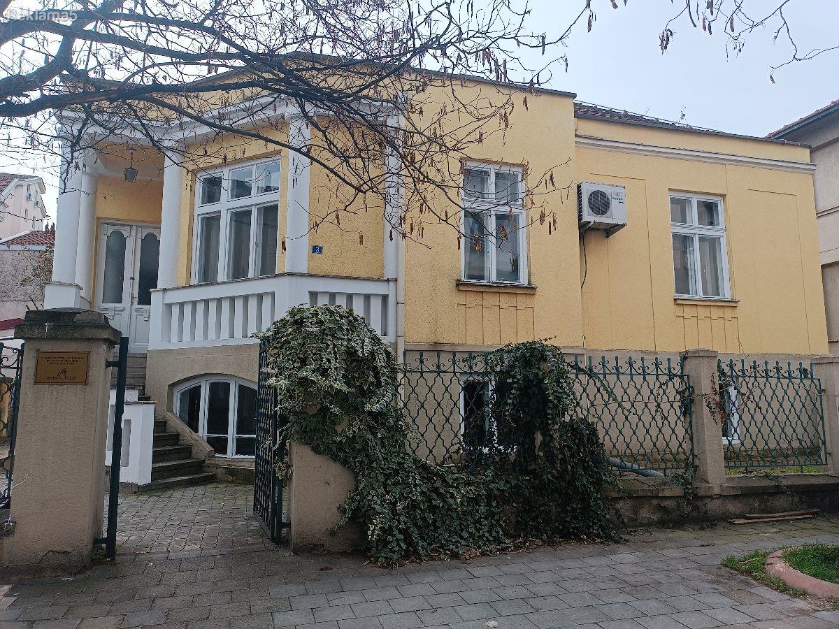 Se izdava kukja centar - Debar maalo