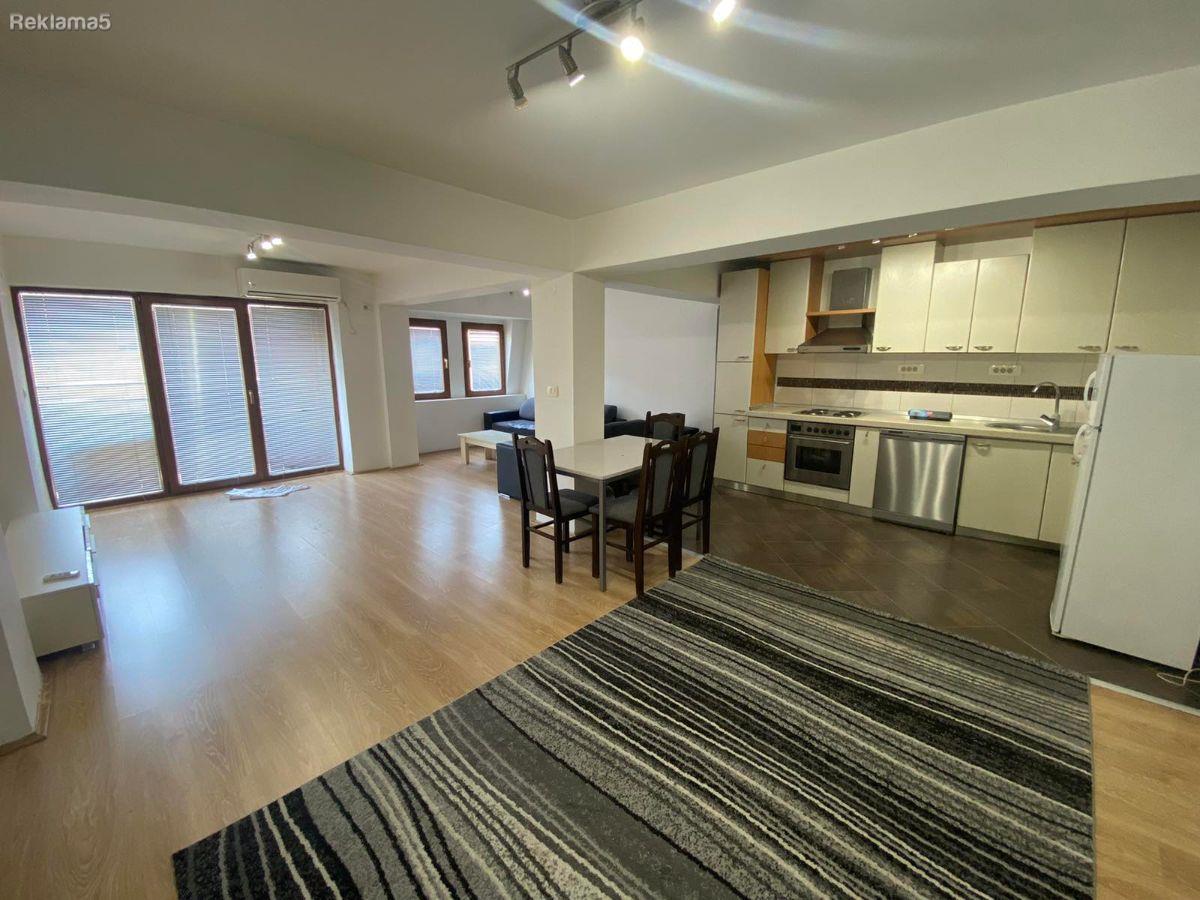 CETVOROSOBEN 100m2 CENTAR -UNIVERZALNA