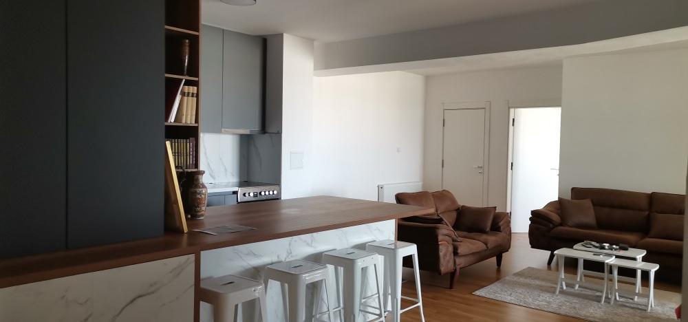FOR RENT 4 BEDROOM APARTMENT WITH 2 BATHROOMS