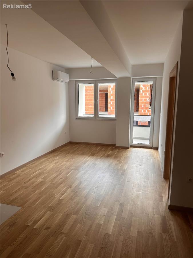 FOR RENT 43M2, NEW, EMPTY APARTMENT - CHROME