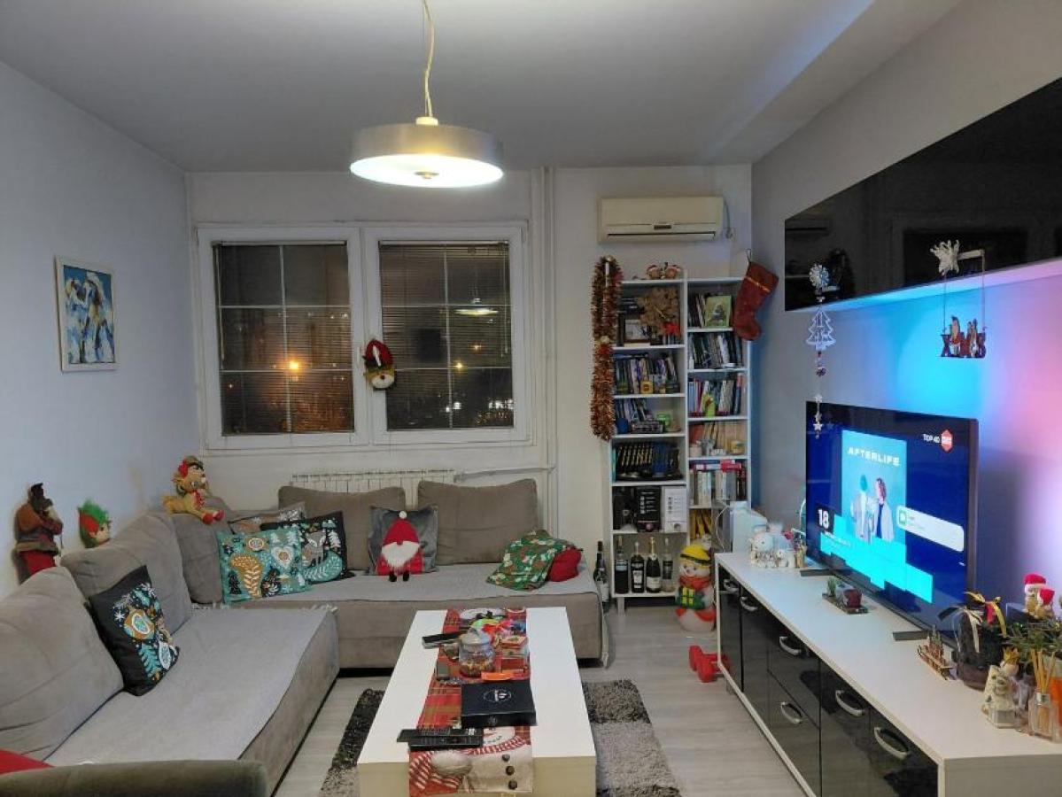 60m2 apartment for rent in Aerodrom