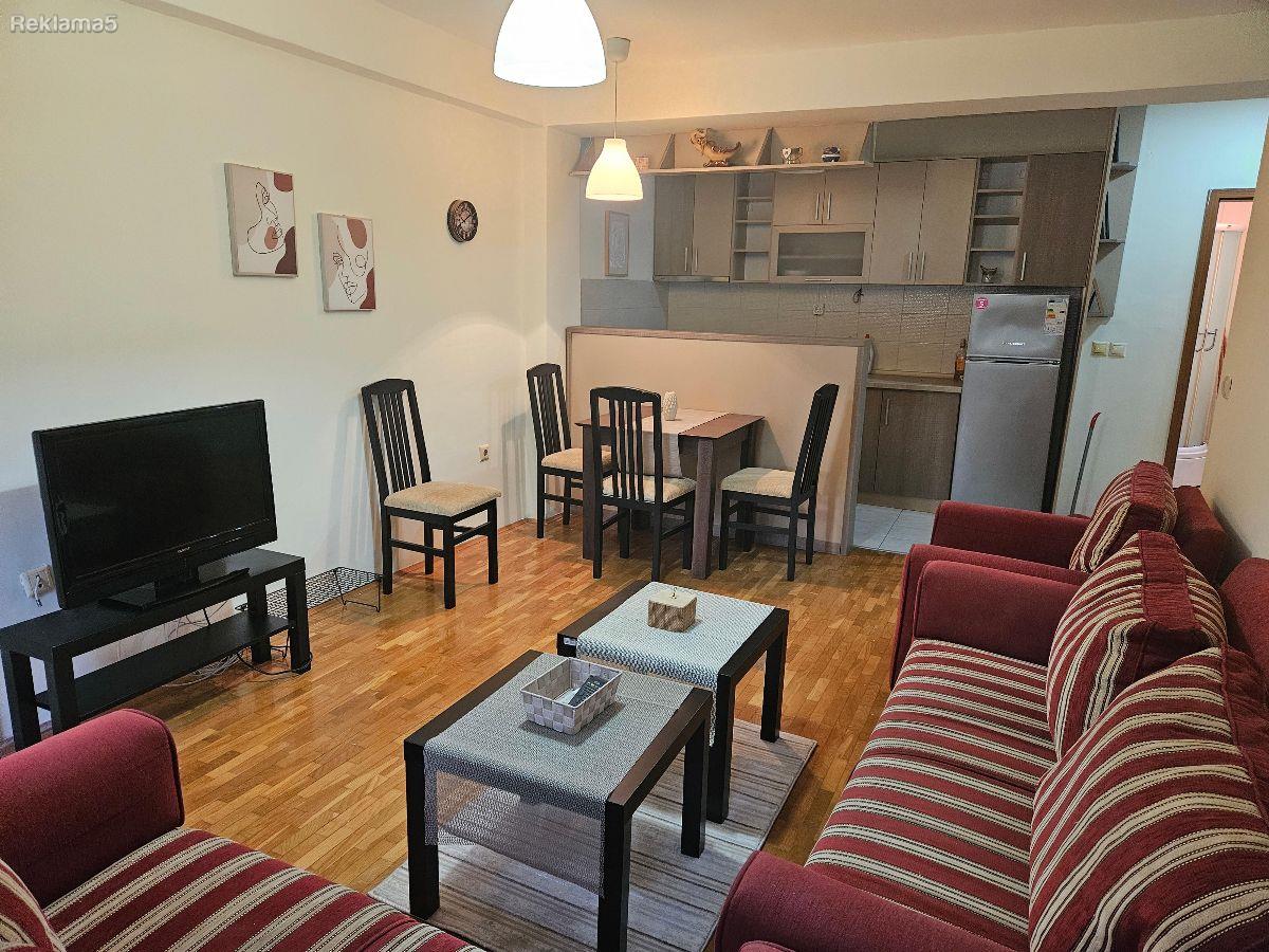 Namesten dvosoben 45m2 Centar kaj Katolicka