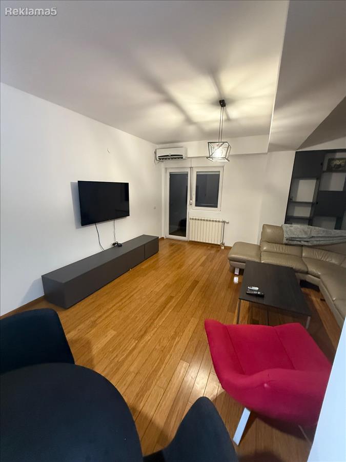 I rent a 78m2 apartment
