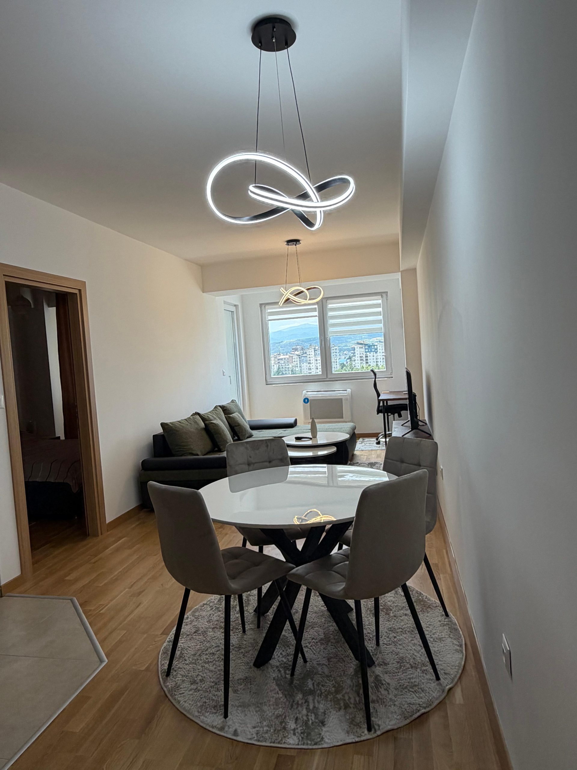 Two-room uninhabited apartment next to FON