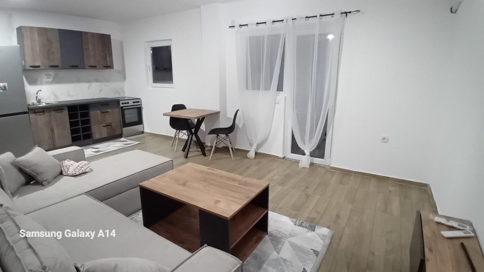 SE IZDAVA STAN VO KOZLE(nasproti Vero 2)350e