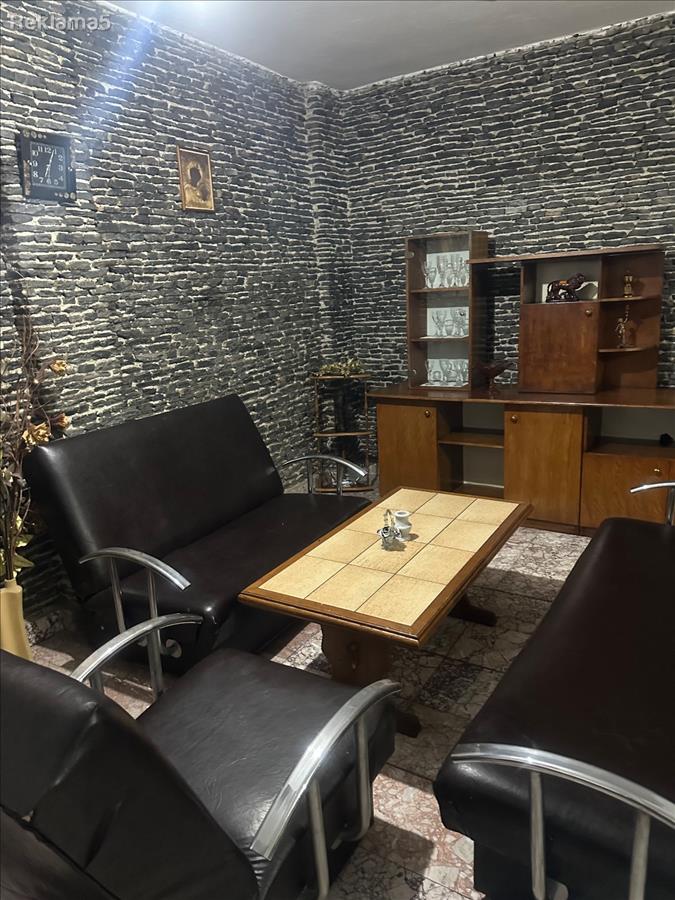 Se izdava sprat od kukja