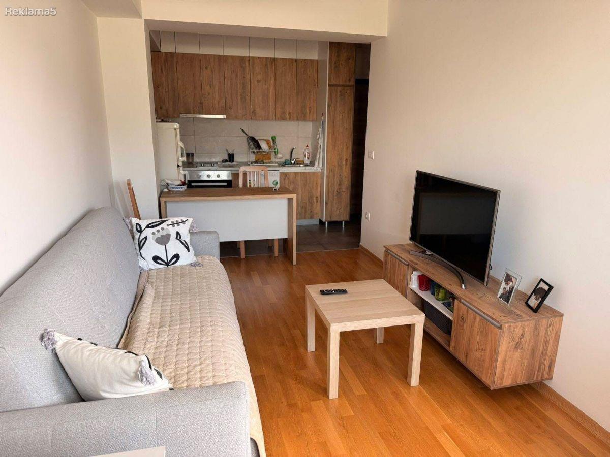 Furnished apartment for rent in Aerodrom | 38m² | 280 €