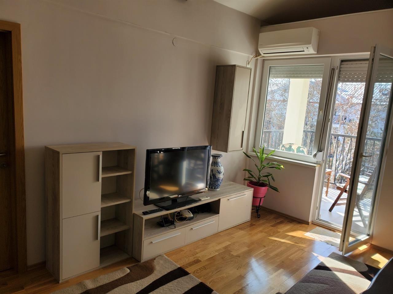 Se iznajmuva odlicen stan vo Karpos 2 nasproti Hotel Karpos
