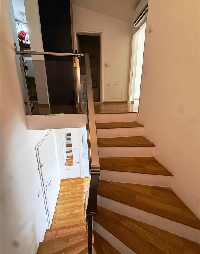 We are selling an 85m2 apartment in Karposh - Taftalidze 1