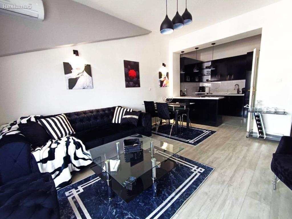 SE PRODAVA STAN VO CENTAR, 53M2 - OHRID