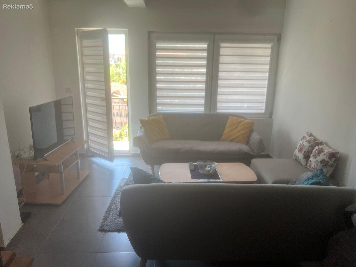 Se prodava stan dupleks 46m2 vo Karpos 1