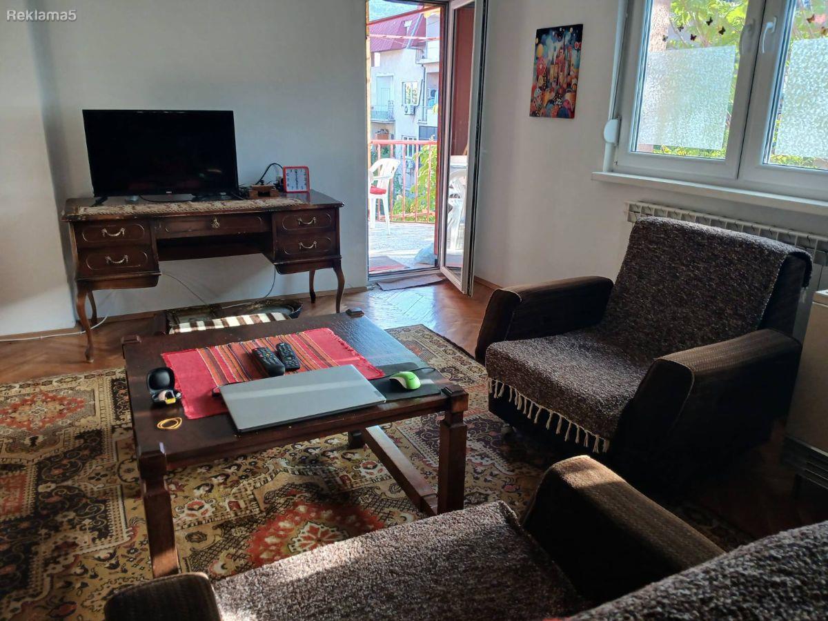 SE IZDAVA TROSOBEN KAJ PESTALOCI CENTAR