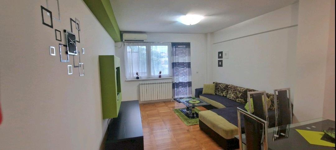 SE IZDAVA KOMPLETNO NAMESTEN STAN VO KISELA VODA