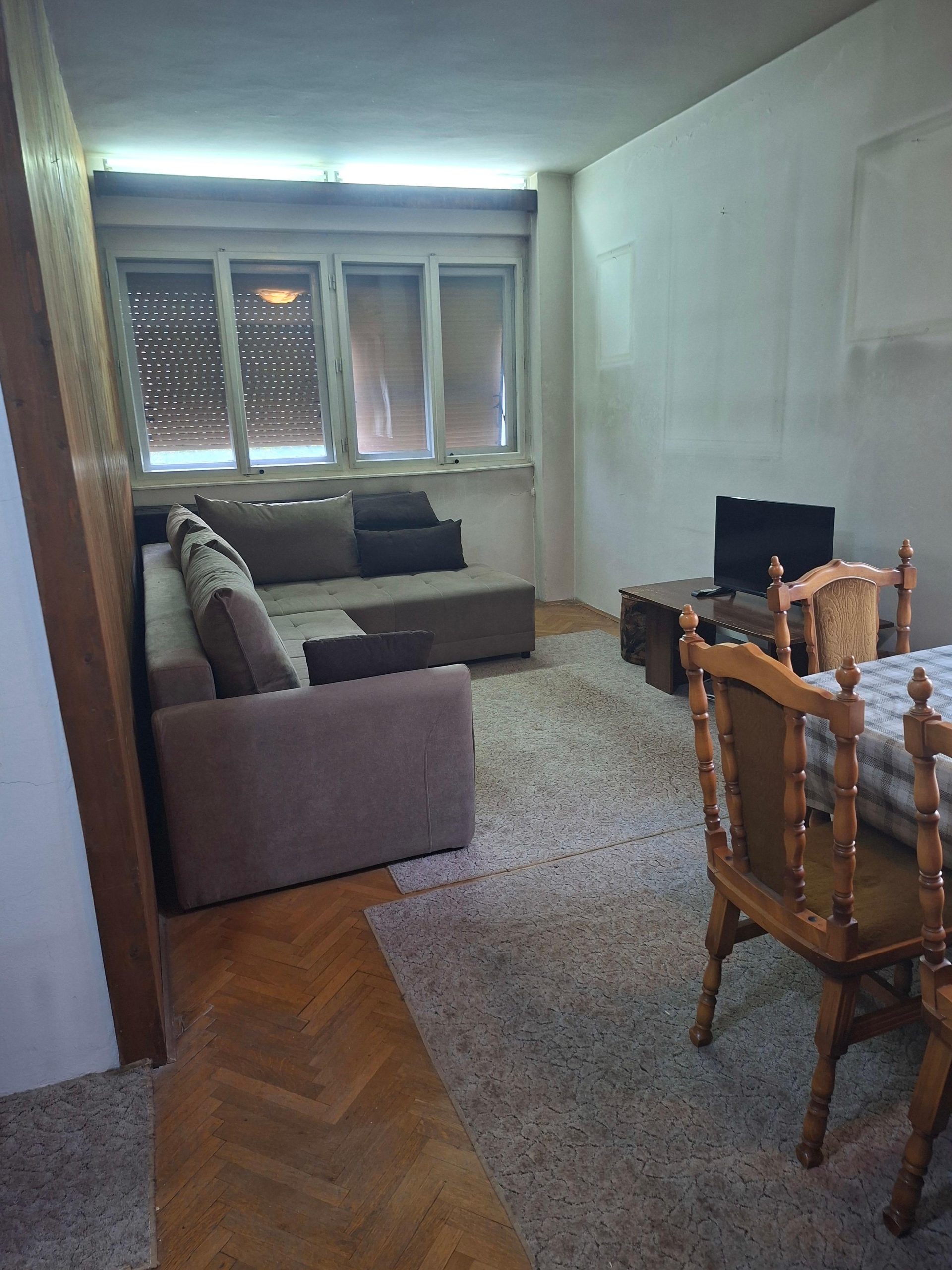 Se prodava stan Kozle 90m2 so tri spalni